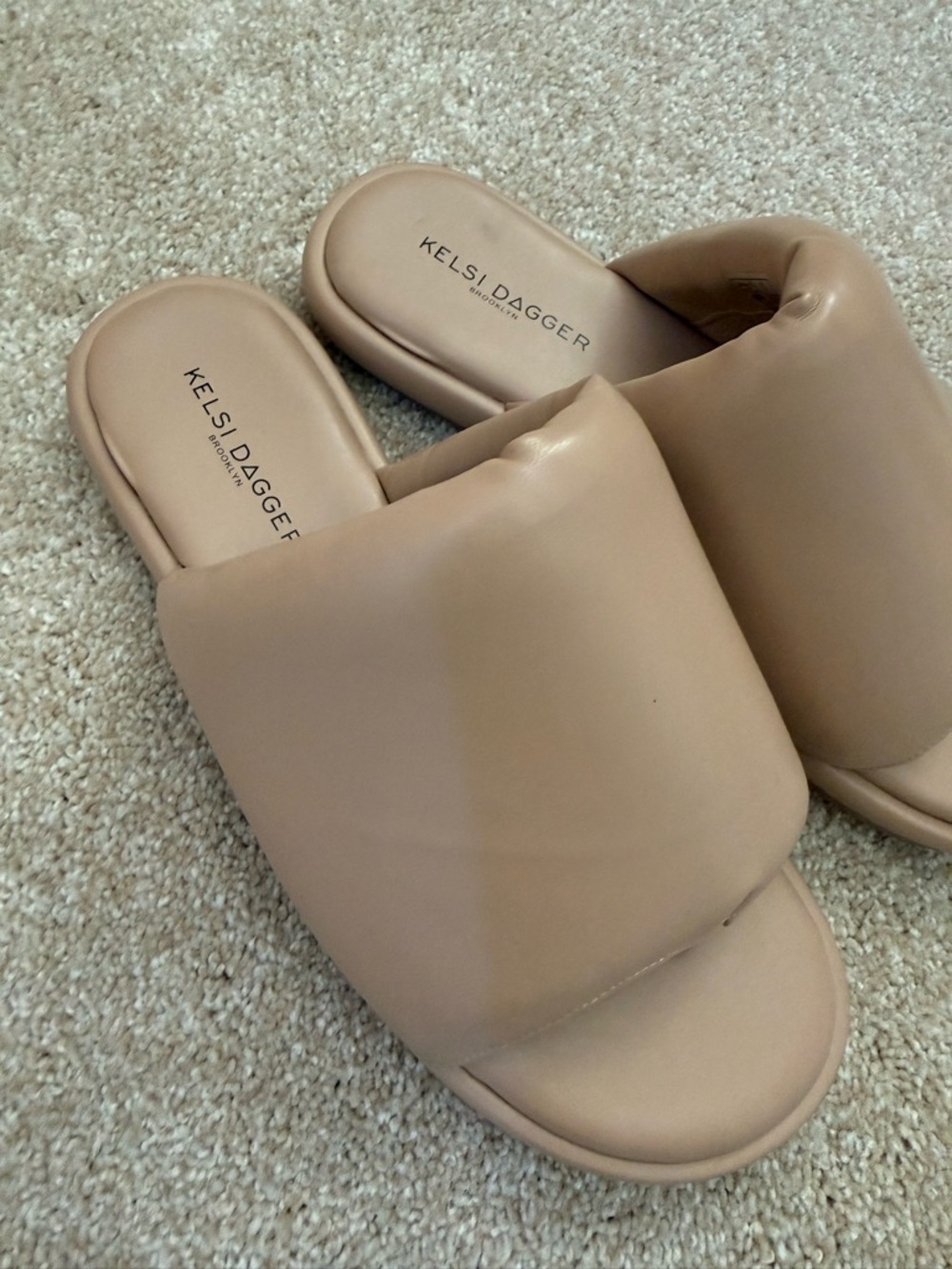 Kelsi Dagger Brooklyn Beige Traveler Slide
